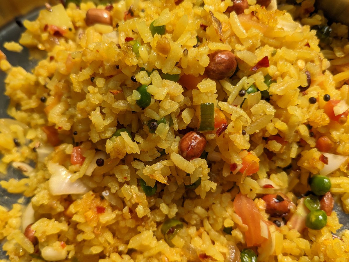 HealingArch's tweet image. Winter Sun gets warmer when I have delicious self made Poha and hold my Crochet Loop. At present I am working on my two crochet projects together. When I get bored with black I start working on cream and vice versa 😊.

#WinterWarmth #CrochetPassion 
#SelfCare #Love
#MentalHealth