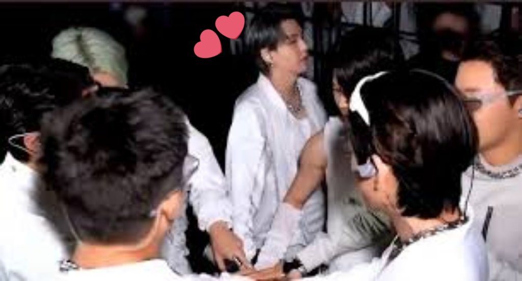 cypherluscious's tweet photo. Some things just never change.
🥺💜

I vote #YetToCome for #BestMusicVideo at #iHeartAwards @BTS_twt https://t.co/EtHYRTTuyG