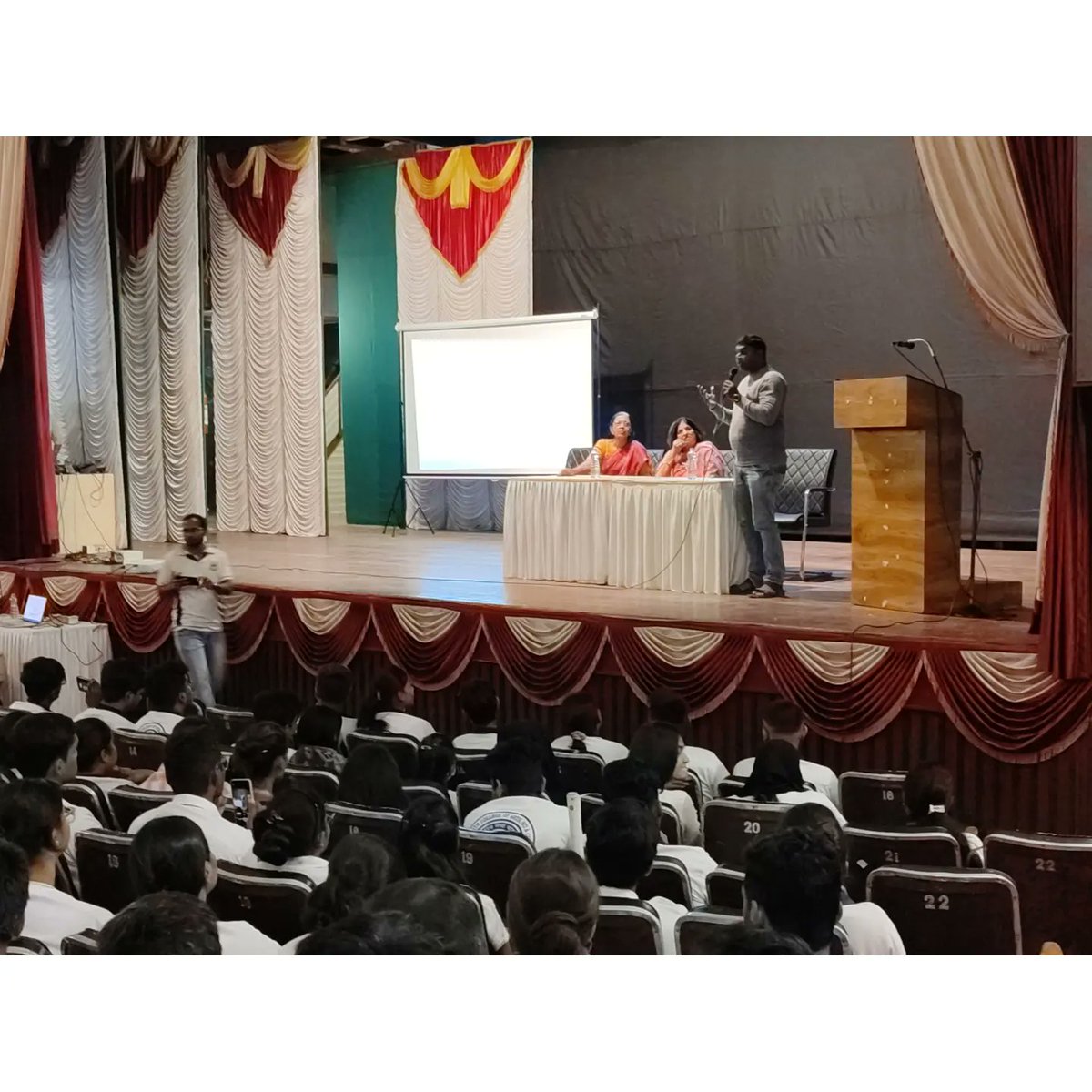 nss_llrc's tweet photo. Our NSS UNIT Of Lala Lajpatrai College of Commerce &amp; Economics Organised District Level Orientation Session On World Without War &amp; Without Violence on 9th Jan 2023. Resource person was Prof. Rukaiya Joshi. Many college participated in the session and it led to successful event. https://t.co/IQhCOobCyn