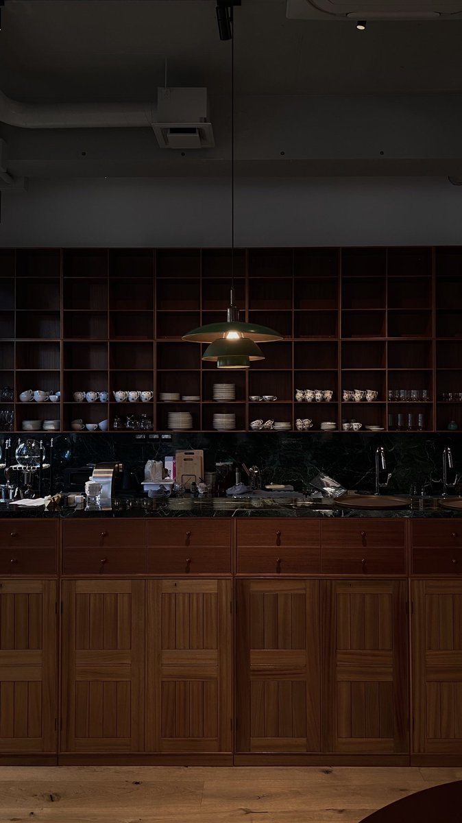 ilmn97's tweet photo. ↓ Caféの雰囲気も素敵だった……ドタイプ https://t.co/Uza4dJZ4X1