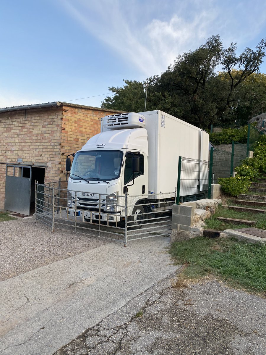 MobilSlaughter's tweet image. In many #rural areas, the mobile #slaughterhouses are the only guarantee of continuity for many farms. #farmer #ovin