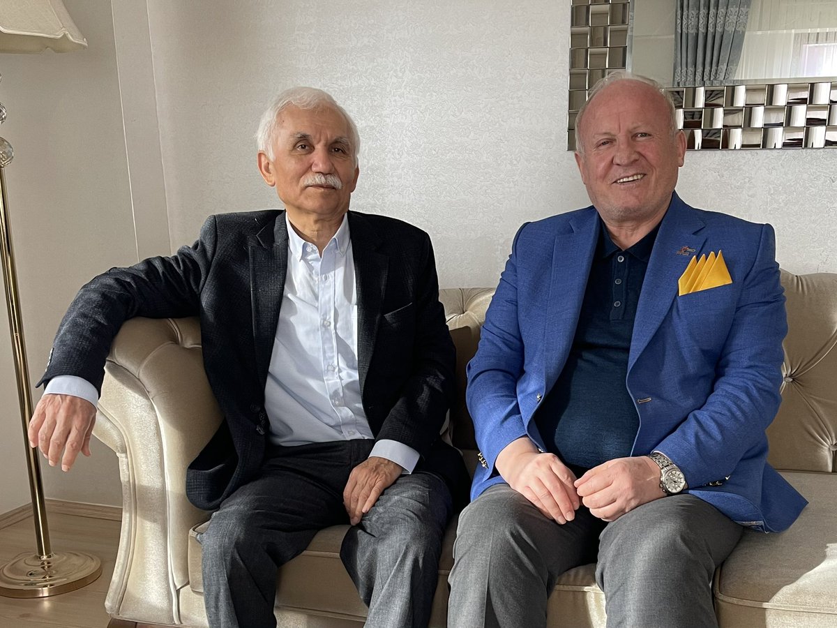 Kitap deyince akla O gelir . . . 
Yâr-gar, muhibbi, muhabbetli bir gönül Mimarı,Müşar-ü bil-benam,Şâyân-ı hürmet Orhan ALİMOĞLU Valimiz ile mülaki olmanın mutluluğunu yaşadım .
#orhanalimoğlu #kitap #aksaraykitapokuyor #aksaray