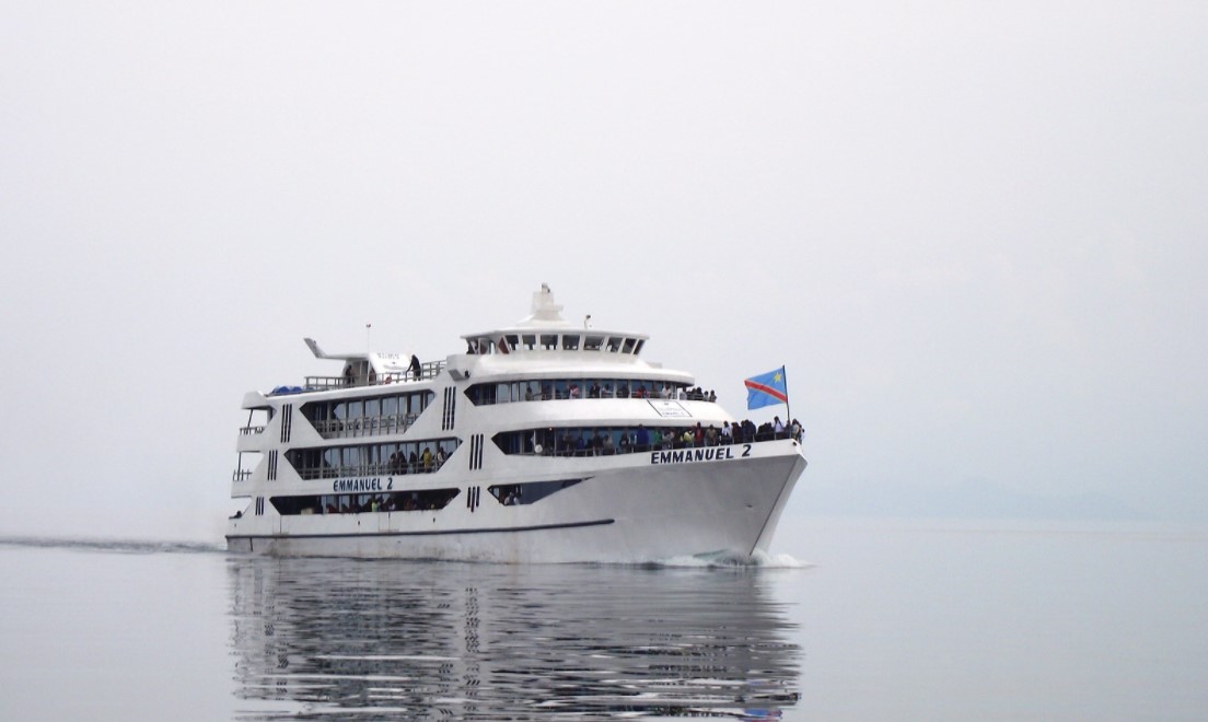 AfricaFactsZone's tweet photo. Luxury boats made by Congolese Engineers sailing on Lake Kivu in DR Congo. https://t.co/tCH2znq7mi
