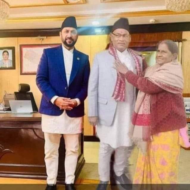 फरार कोइली र रबि भौमान!

रास्वपा , राप्रवा सब भ्रम हो ! यिनिहरु सब एमालेका शाखा हुन्! !😂