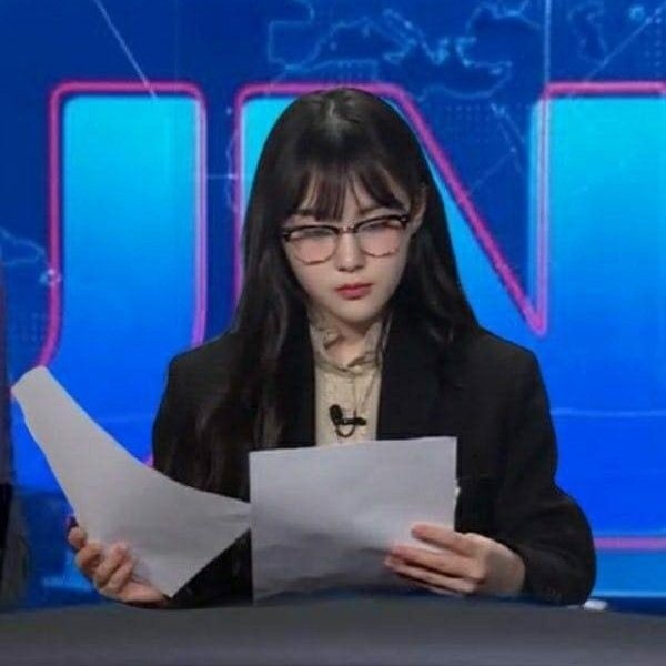 Boa noite. Aqui é a Chaehyun e estou introduzindo o novo desflop rp. Sem bafafá, sem excluir os outros, as regras são

-🗞️
