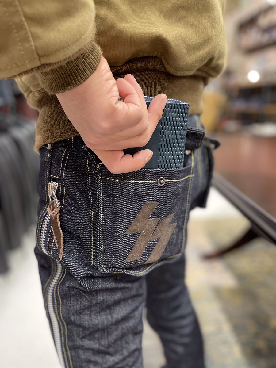 MotostyleTokyo's tweet photo. SKULL FLIGHT B-10 38 ¥43,780
1点のみ入荷しました❗️
軽く羽織れて、襟を立てると暖かいです🔥🔥🔥
デニムも在庫ございます🙆♀️
使い込むと更にかっこよくなる予感🤔💭
着用スタッフ175cm
#skullflight #モトスタイル東京 #バイク好きな人と繋がりたい https://t.co/nQakRPrDED