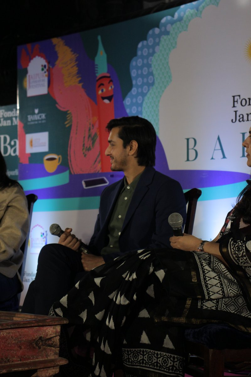The session is on!

<a href="/VarudGupta/">Varud Gupta</a> and <a href="/ayushi_ras/">Ayushi Rastogi</a> in conversation with <a href="/preetivyas74/">Preeti Vyas</a>

The graphic novel interweaves the visual and the written word.