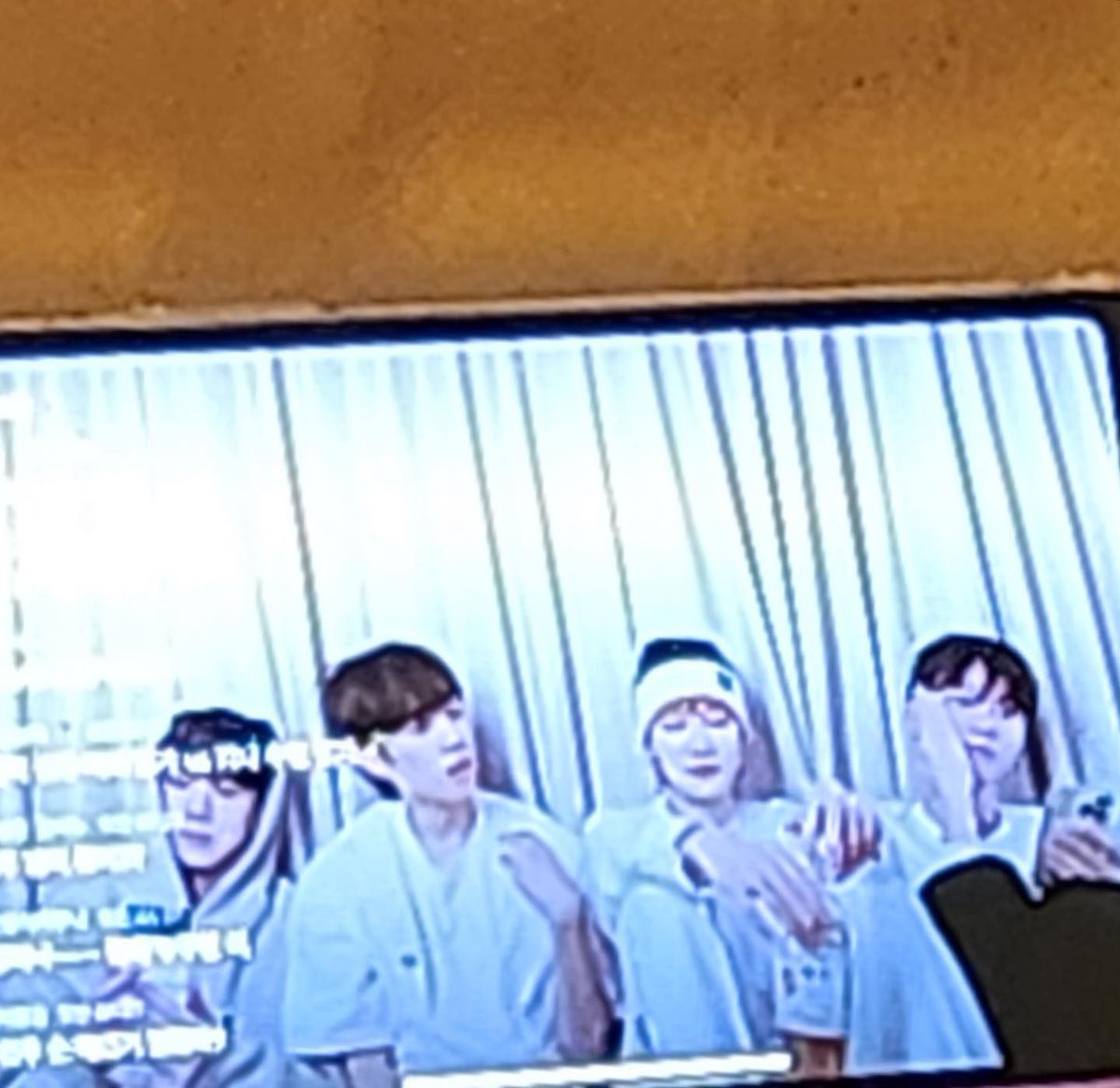 YOUNNGHOUN's tweet photo. THE B and THE BOYZ in the same screen. 🤍 we were talking about lots of things, we enjoyed a night with all of you. https://t.co/XTPOSjaotF