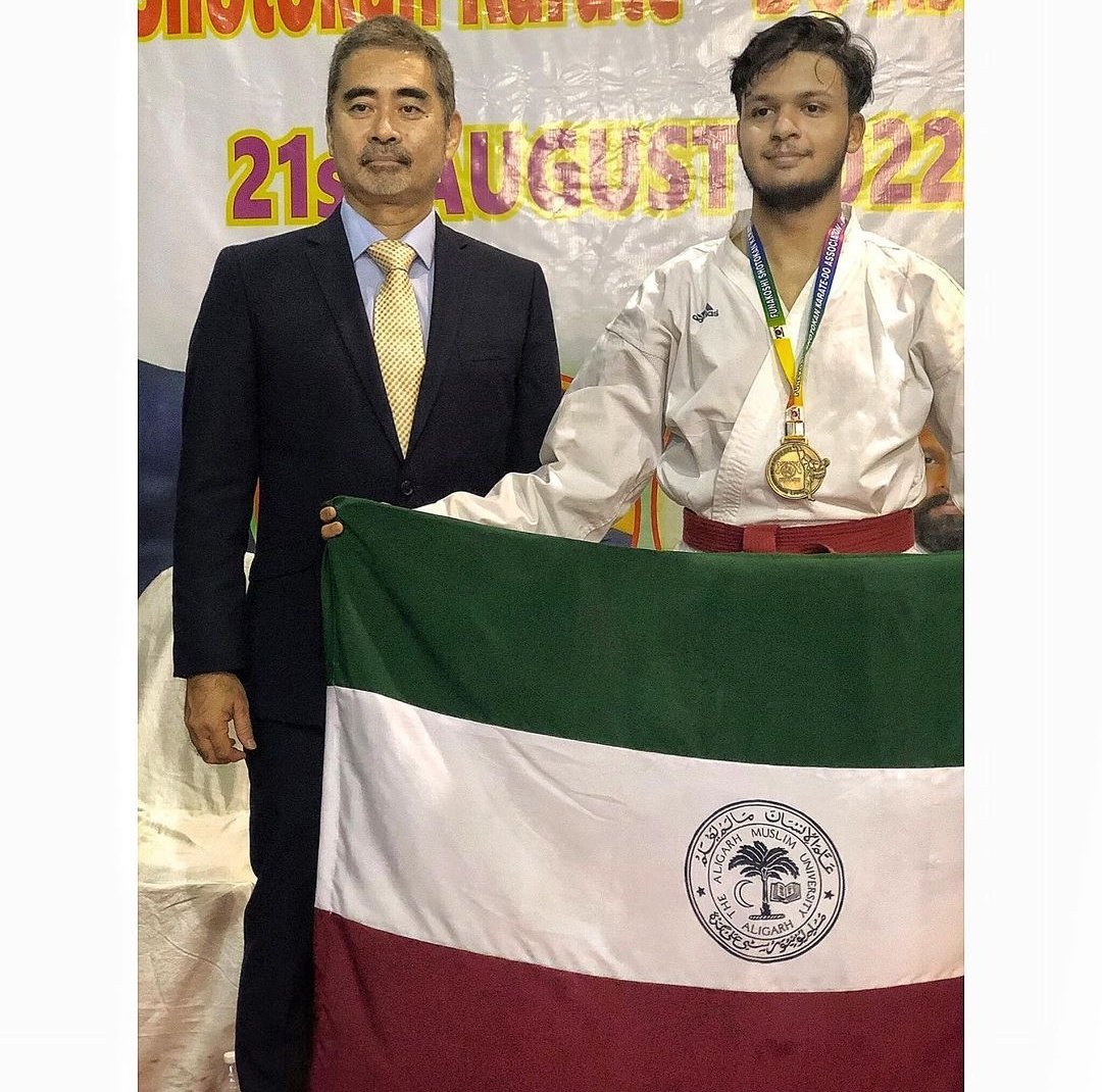 KarateAdnan's tweet photo. With Grand Master Kevin Funakoshi and Flag of Aligarh Muslim University

Karate Aligarh https://t.co/2mKWvHTGdP
