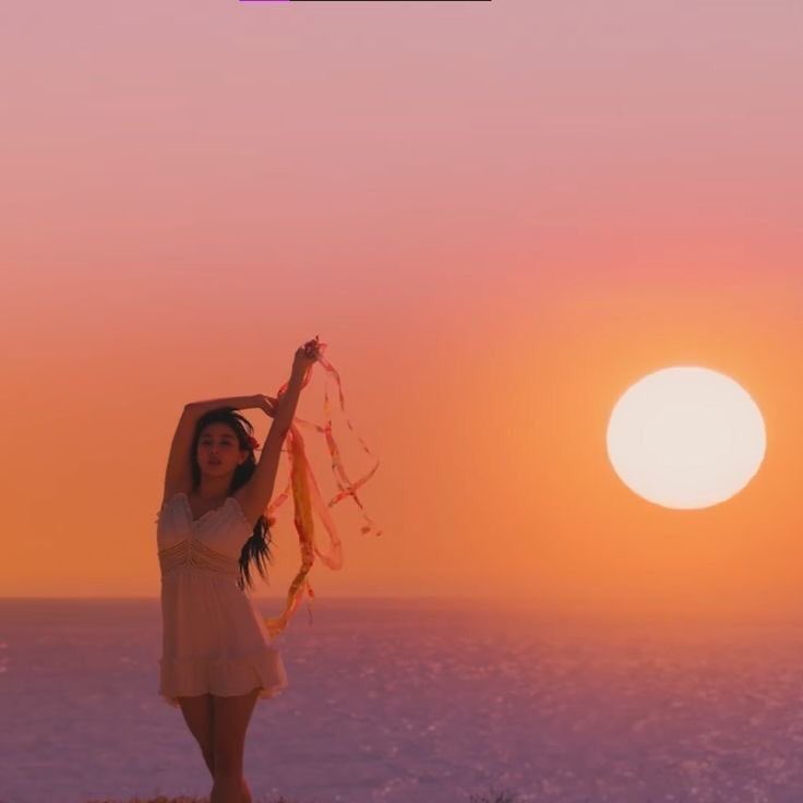 9793PICS's tweet photo. moonlight                     sunrise https://t.co/3ujdZdOI3M