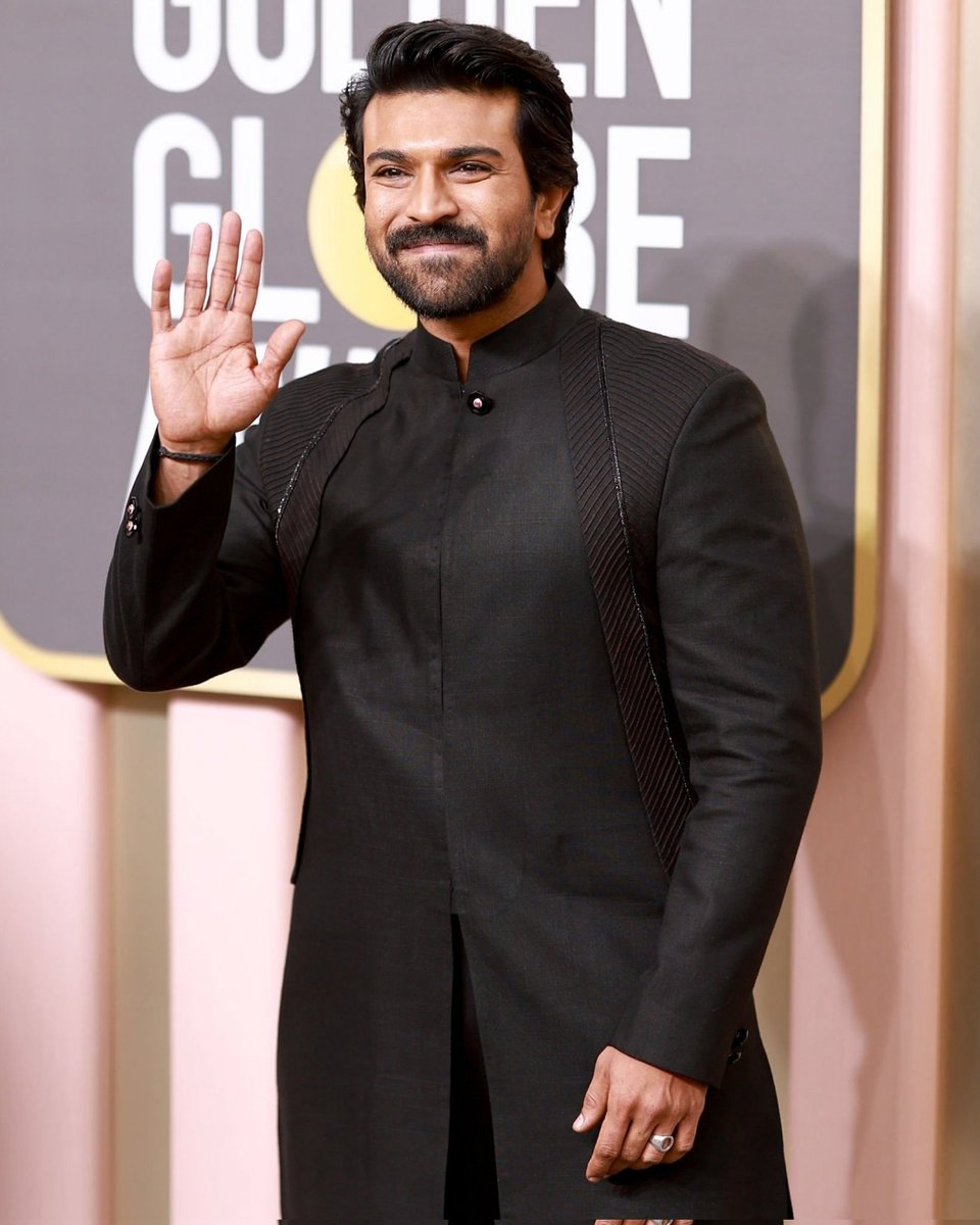 MounikaNTRfan's tweet image. Who has mass following in Tollywood..??

#NTR RT             #RamCharan LIKE