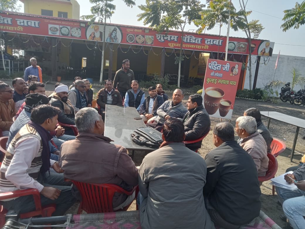 DrVisha64036545's tweet photo. Sensitisation of private Artificial Inseminators for upcoming Accelerated Breed Improvement Programme with Sex Sorted Semen under Rashtriya Gokul Mission Scheme of DAHD in the presence of Chief Executive Officer Uttarakhand Livestock Development Board . https://t.co/L6jP3Fo1MW
