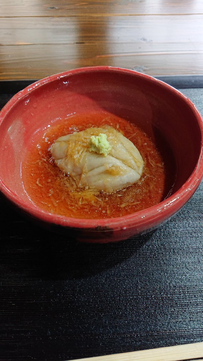 sushio27's tweet photo. 熊本城ホールで石(宝石？)買って蕎麦食ってケーキ買ってiPhone契約して色々してきたわ(´・∀・｀)ﾍｯ https://t.co/naLZxA4qaj