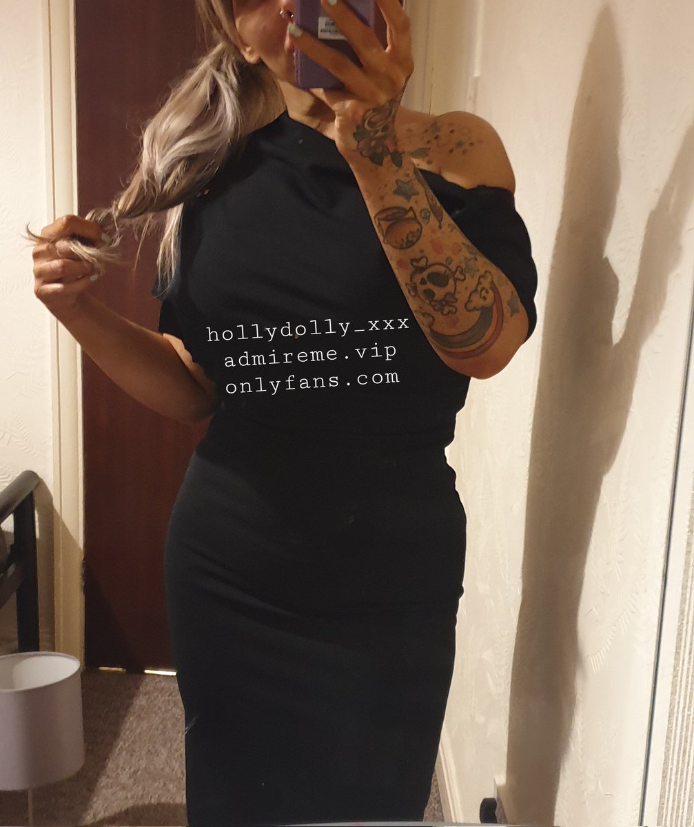 Holly 18+ on Twitter: "RT @HollyDolly_xxx: 😱big fake tittaaay problems💁🏼‍♀️🤭x"