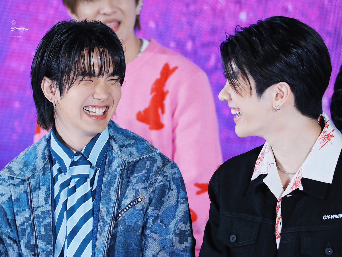fav_entertainer's tweet photo. Mile phakphum has chemistry with literally everyone 😭💖 #milebuild #milejeff #mileus #milenodt https://t.co/jLECwSzttZ