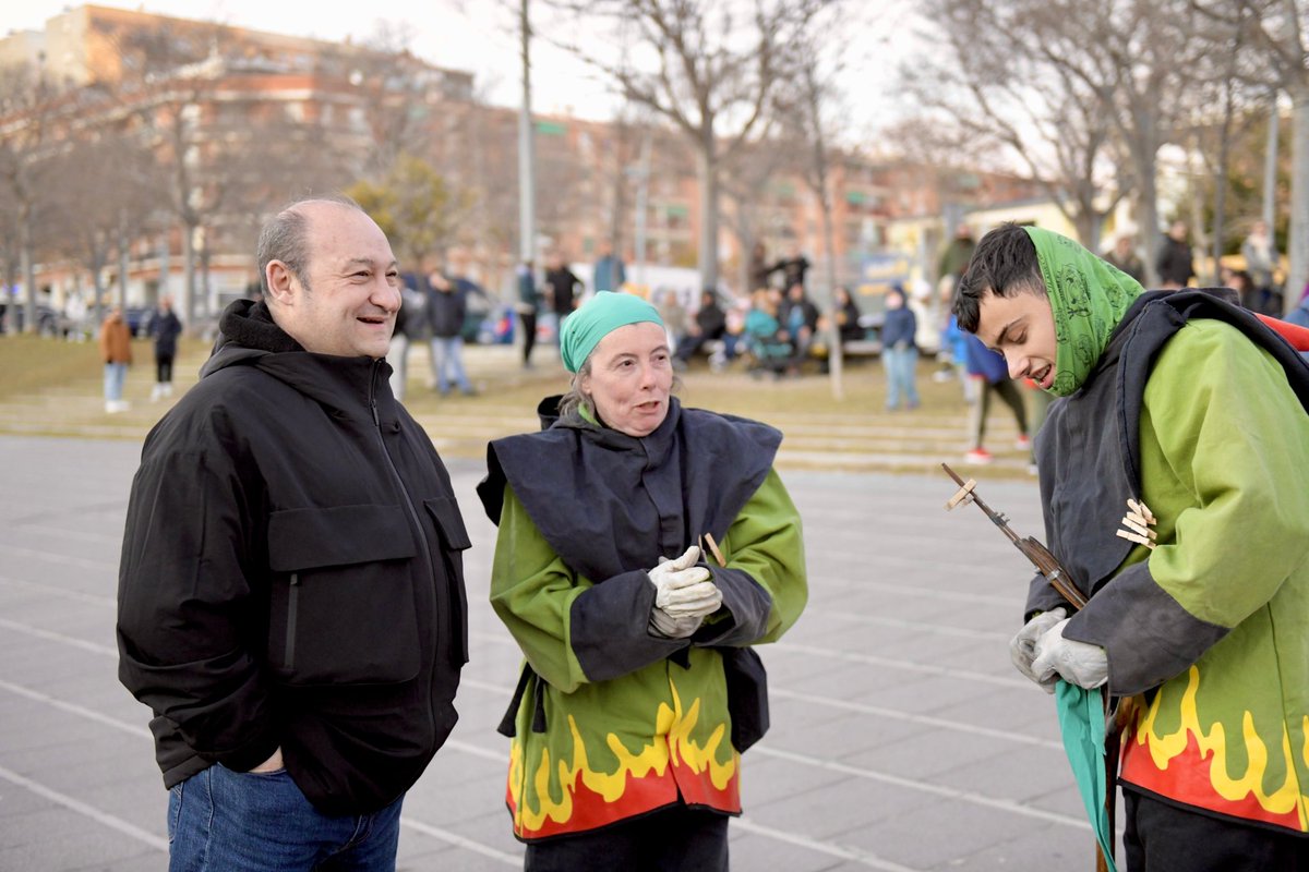 carlosruiztwitt's tweet photo. Ahir vam viure una nit fantàstica de Cadefoc🔥! 

Aprofito per agrair a totes les entitats i associacions culturals i veïnals de la nostra ciutat el paper imprescindible que tenen en totes les festes de Viladecans 🥳. https://t.co/sn8josXyGL