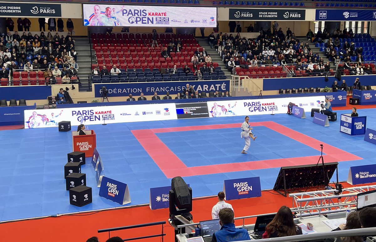 NihonSport's tweet photo. Dag 2 van de #parisopenkarate De medaillewedstrijden. #nihonsport #kieskwaliteit #personalpassionperfection #arawaza #allthepoweryouneed https://t.co/rwUXQRISWF