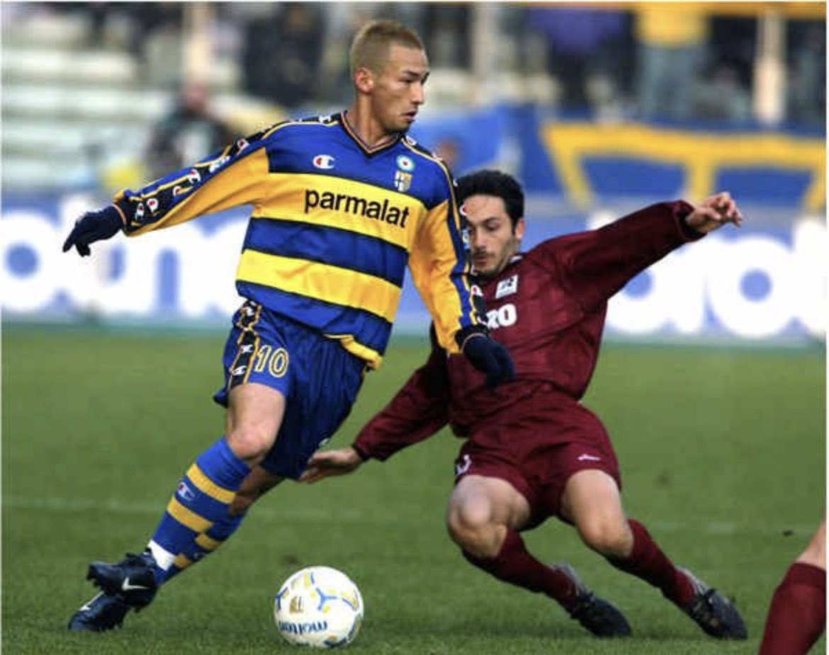 Happy birthday to Hidetoshi Nakata.

Just look at that kit 