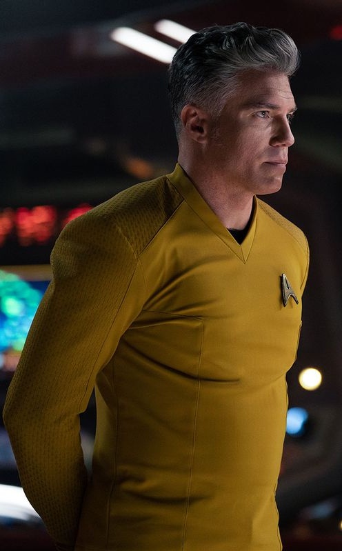 EarlGrayTrekkie's tweet photo. Starfleet has had many different uniforms. Which is your favourite? https://t.co/TTIVhCm59B