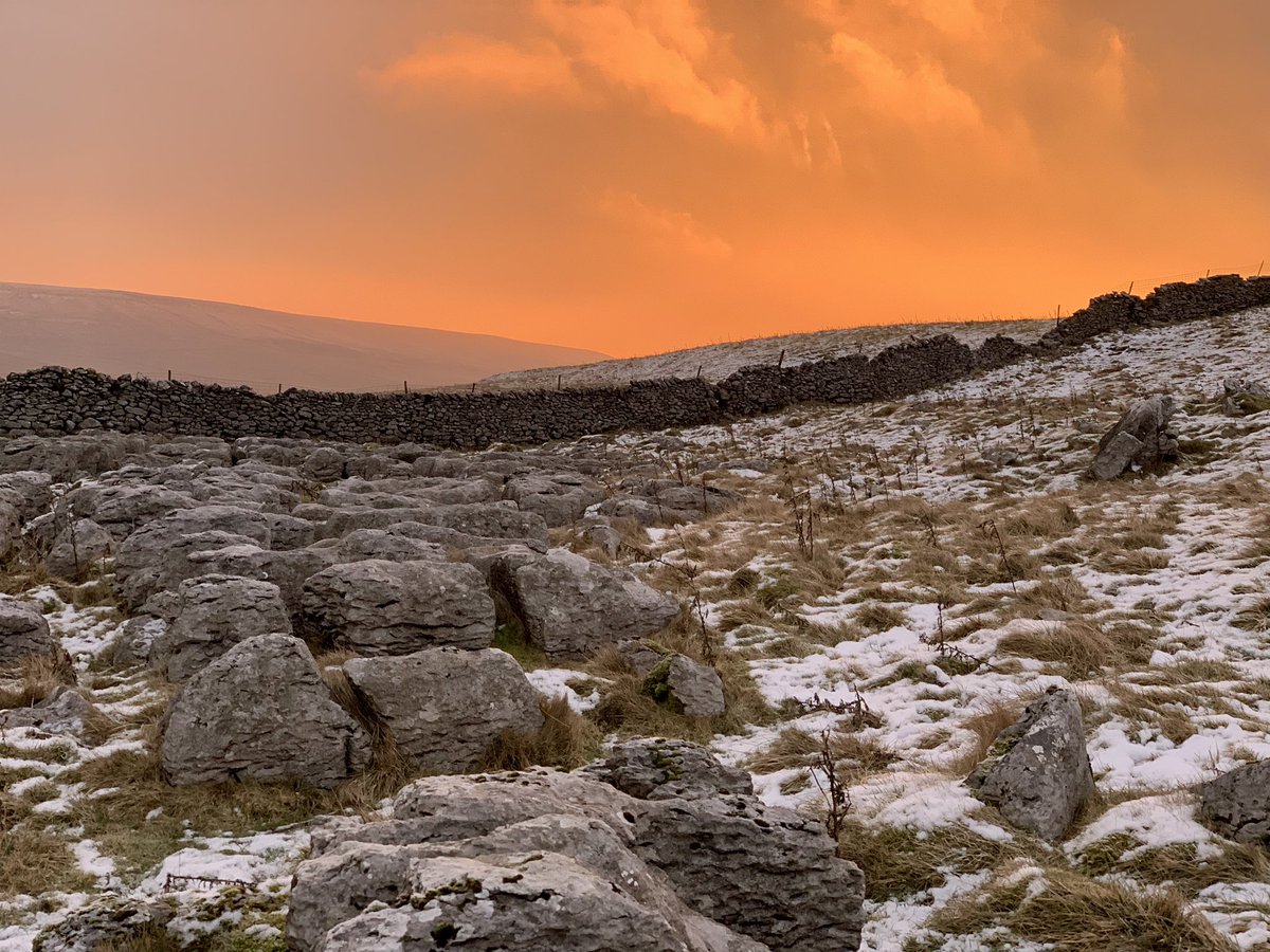 Sunday skies before the dark clouds rolled in 

#littondale #YorkshireDales #sunrise #winter