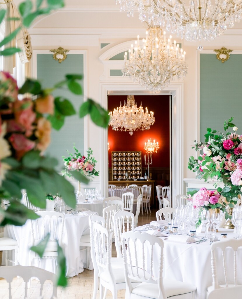 We can smell spring in the air and we're so excited for colorful weddings like this one 🌸💕🌿 #chateaubouffemont #RealWedding⁠
⁠
Planning & Organisation @atoutcoeurwedding⁠
Photographer @photographerinparis⁠
Floral designer @soartfloral.stephaniedu… instagr.am/p/Cntjdzxuuuz/