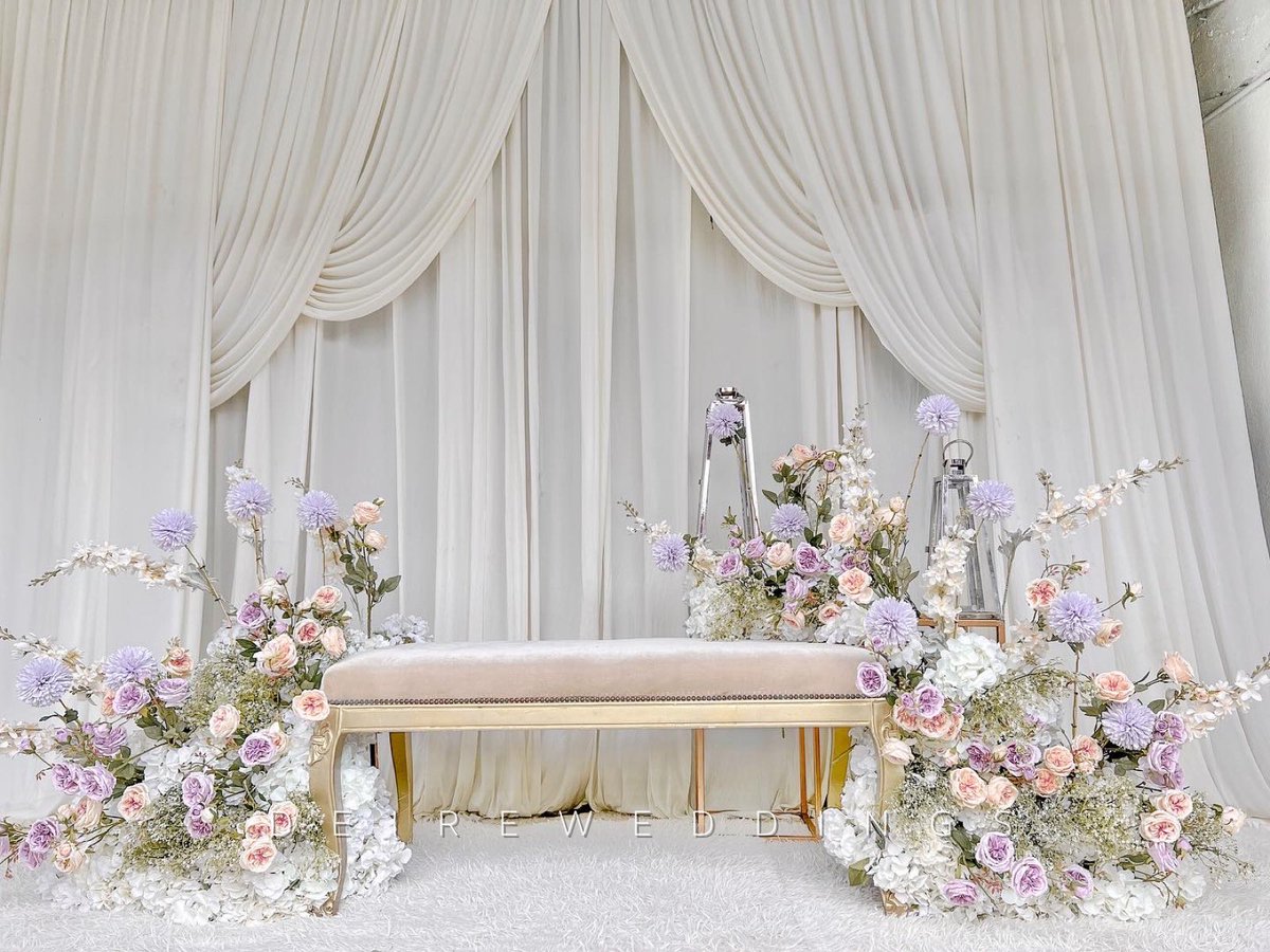 eriedeyn's tweet photo. Guys , deireweddings ade buat promo pelamin mini mcm ni RM550 , harga asal RM700 . Yang nak tunang and nikah tu sesuai sangat kalau nak tema minimal2 .silalah grab promo ni 🤍🤍🤍 https://t.co/qPx0VQJOS7