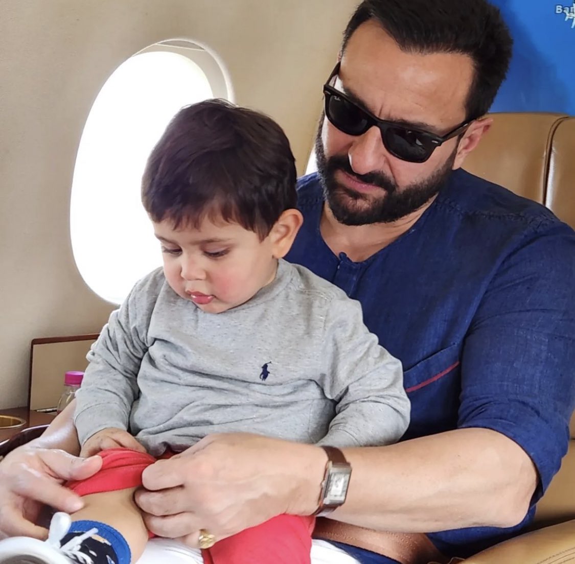 NevantaMedia's tweet photo. Adorable pictures of #KareenaKapoorKhan and #SaifAliKhan with their little boy surface online #Trending #Bollywood https://t.co/aAFn7NpNzv