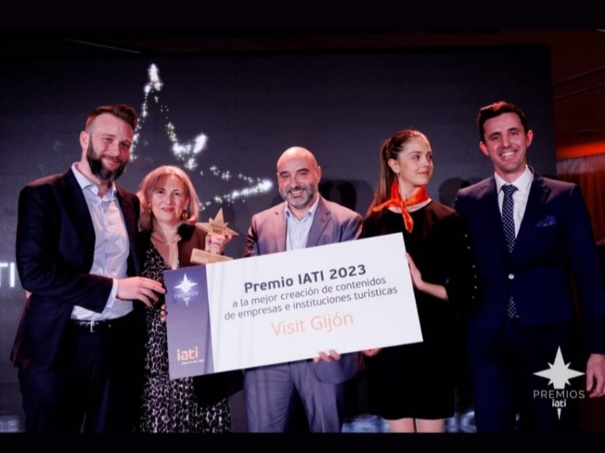 No ha habido mejor forma de empezar este 2023. 

Gracias a todo el jurado de los #Premiosiati y a <a href="/iatiseguros/">IATI SEGUROS</a> 

Enhorabuena equipo de <a href="/GijonTurismo/">Visita Gijón/Xixón</a>  y <a href="/GijonTurisProf/">Visita Gijón - Profesional</a> 🎉🎉🎉