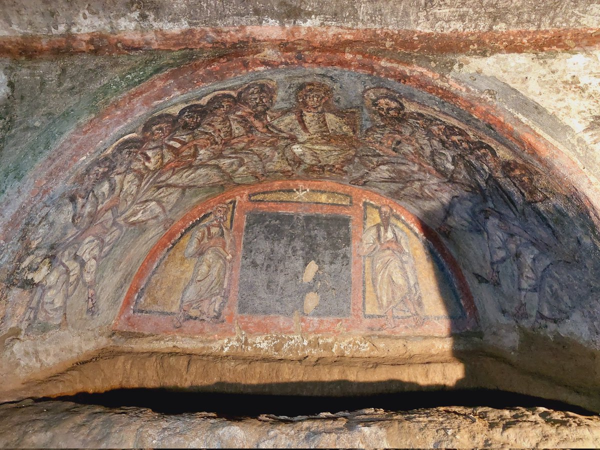 A day in the Roman catacombs on the Via Appia and around (Sta Domitilla, S. Sebastiano...). It was warmer than outside 
#romancatacumbs #archeology #earlychristianity #romacaputmundi #christianarcheology #archeologiechretienne