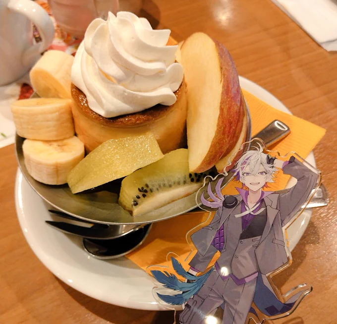 本日のココス〜!!もちさんが出迎えくれてクリアファイルもミスタ君シュウ君ゲットできてベリーハッピーでしたミニキャラミスタ君まじで可愛い〜!!! 
