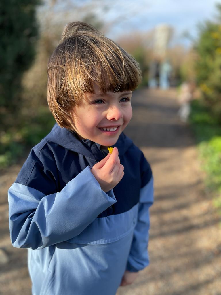 UKGap's tweet image. Blowing away the cobwebs on frosty winter days out with @jodienellist 
🕸️❄️

All the family is wearing Gap and looking 👍

Shop it all at Gap.co.uk