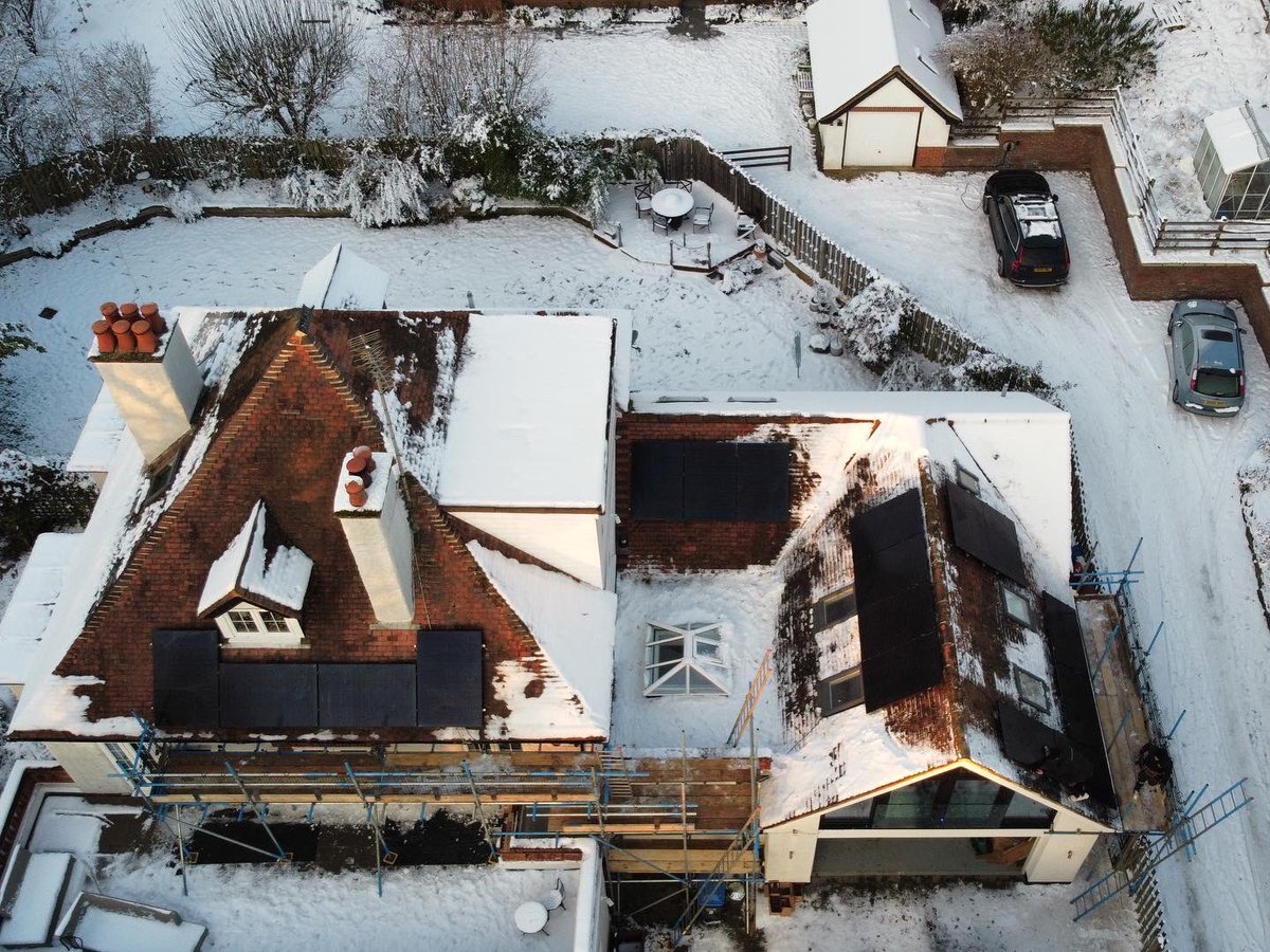 So this is what I do for a living what you think 🤷🏻‍♂️

#solarpower #solarinstaller #SOLAR