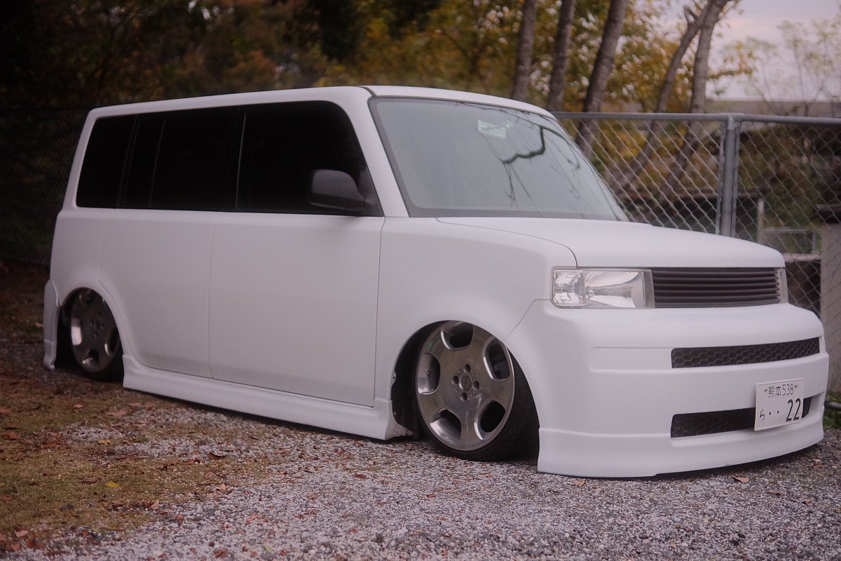 22bb_tnk3's tweet photo. エアサス前後脚のみ送別60kにて
ncpなら大体どの車にも付きますたぶん！
フロントフルタップ式なので全然上げれます！
ピロアッパー！
ベースはboldworld！フロントバッグはairmextやらのやつに変えてます！
リアは25cかトラックスのtj130どちらか選んで下さい！
リアショックカヤバのローファーです https://t.co/GlETYTdbrs