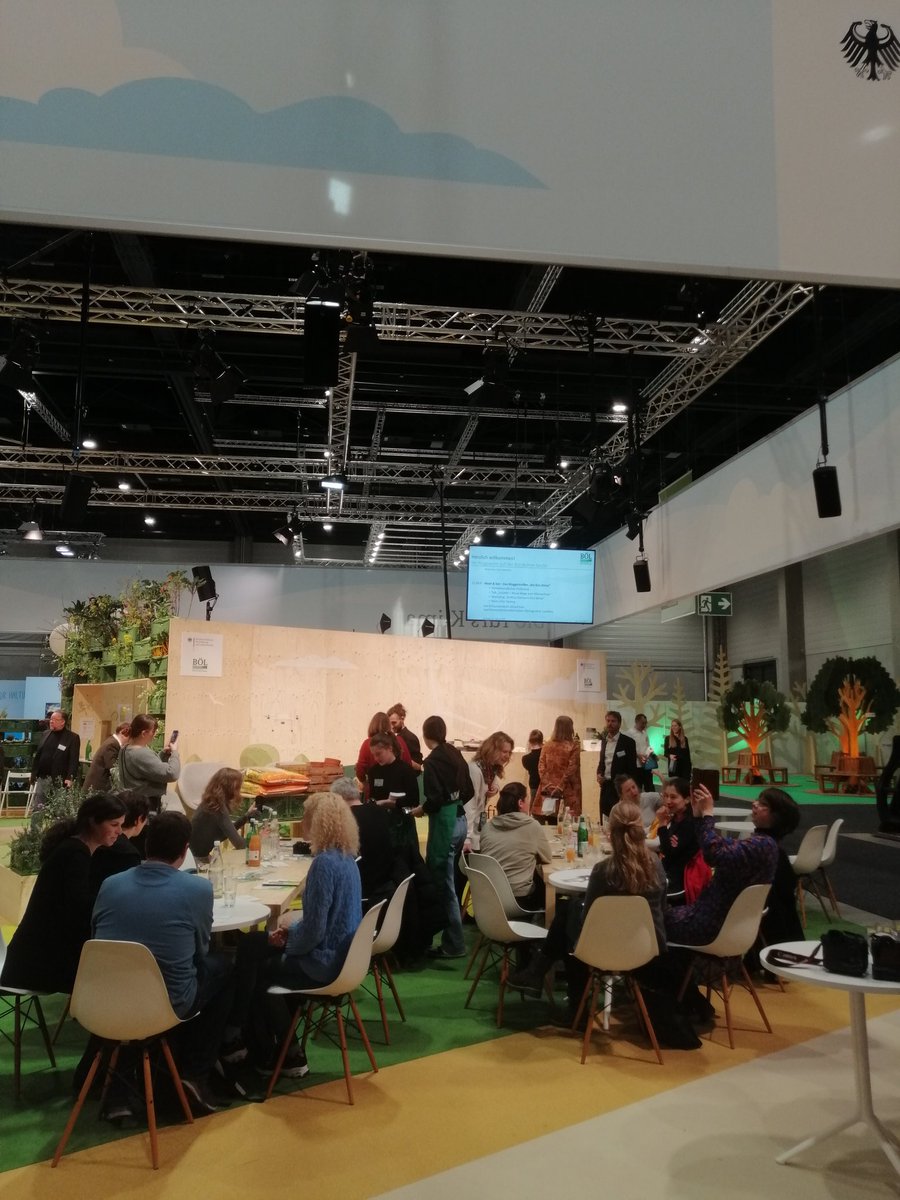 OomenBerlin's tweet photo. Endlich wie Grüne Woche mit @Biohoefe!
#biofürsklima, #BioIGW23, #IGW23, #endlichwiederIGW, #Biohoefe,
#BioLiveErleben, #biospitzenkoch https://t.co/8xrLgiqWcP
