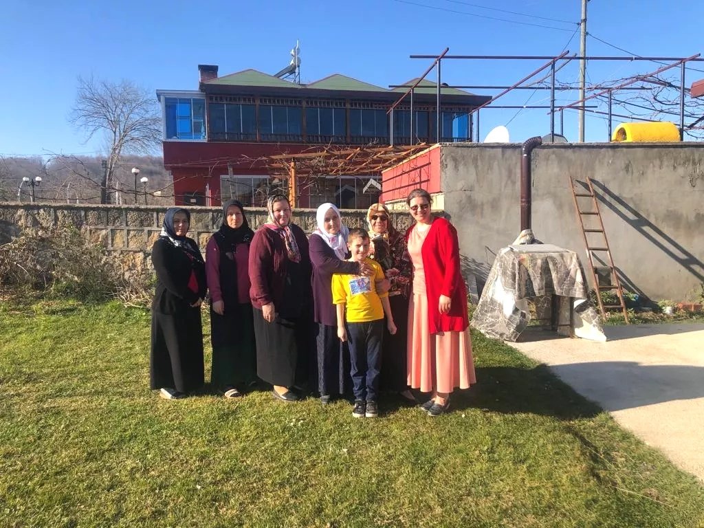 📍 Yassıtaş Mahallesi 

“Her geçtiğimiz sokakta evimiz , her çaldığımız kapıda buyur edecek gönlü güzel insanlarımız var bizim."

 AK Parti Fatsa Kadın Kolları Teşkilatı olarak mahalle mahalle hane hane heryerdeyiz. 
@aysegulbyslll
<a href="/elifserdar_1983/">Elif Serdar</a>
#Gönülziyaretleri
#Hedef2023