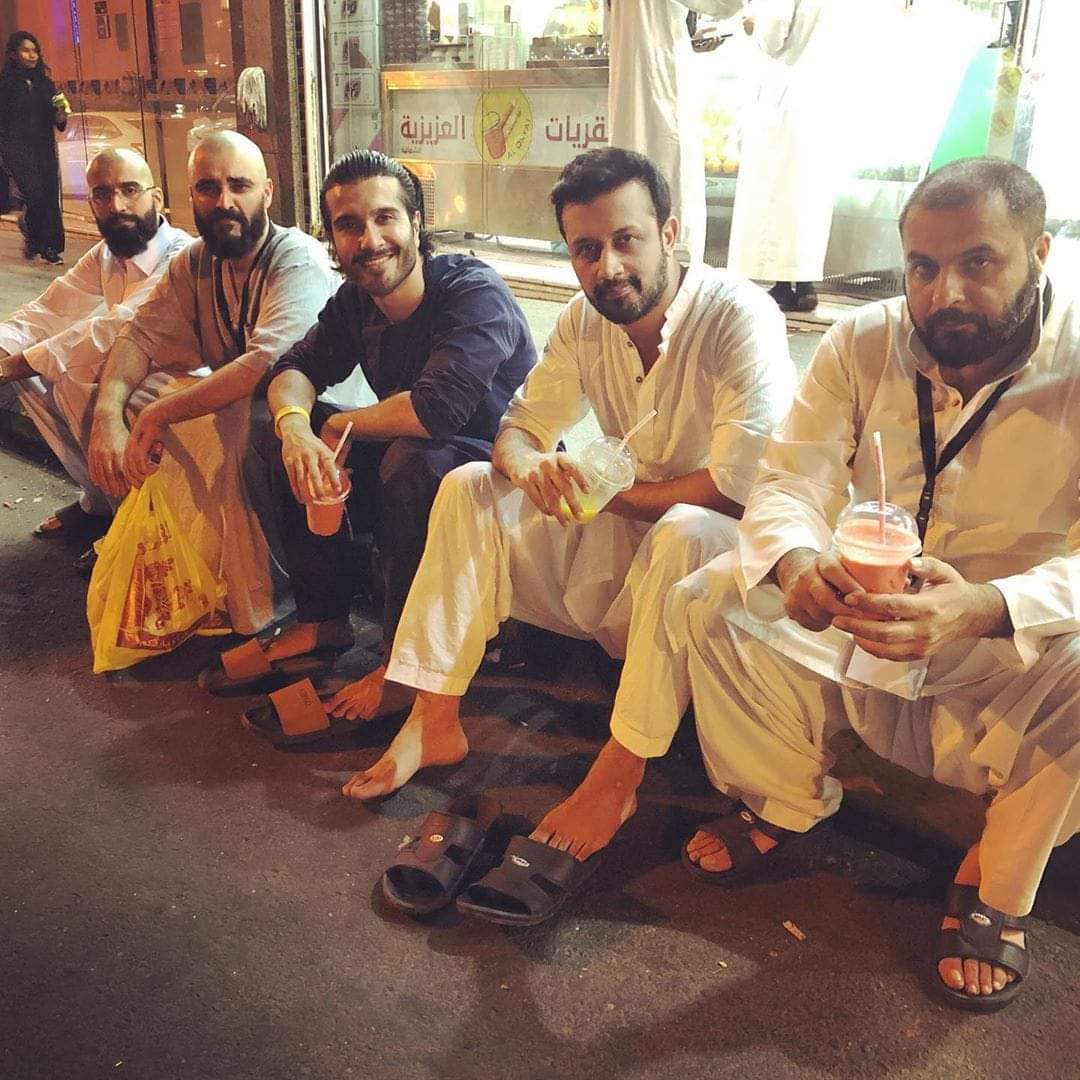 MuhammadNaeemQ0's tweet photo. Supporters can never be forgotten in life🤩
@ferozekhaan
#WeStandWithFK https://t.co/kTOJYSnEMA