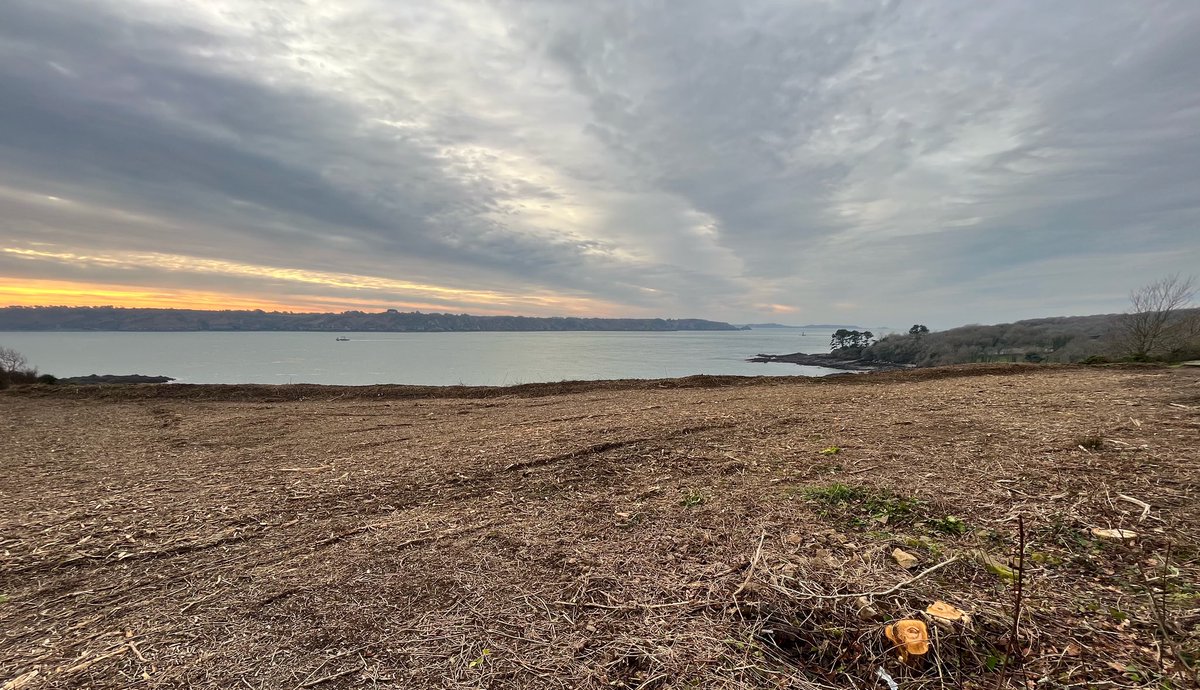 VigiesduMinou's tweet photo. belvédère sur le #goulet de #brest avec le Dellec #plouzane en contrebas https://t.co/JCMhIKg0zb