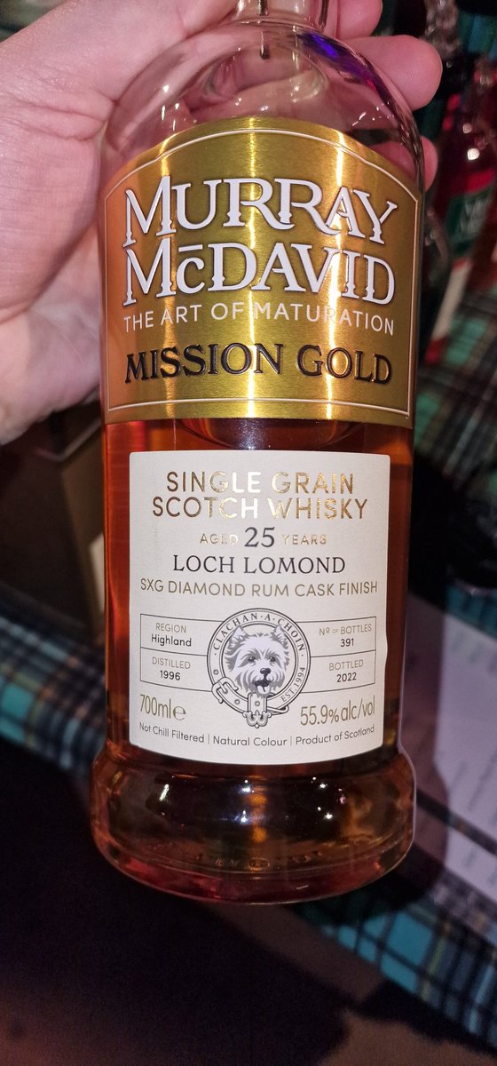 dnisbet250's tweet photo. Dram 13 of #Dram366
@LochLomondMalts by @Murray_McDavid
Does what you want #OldGrain with lots of influence from the #RumCask.
Also good to see naming where the #rum cask came from @DiamondRum
9.25
#BuyADram Yes
#BuyABottle DoP
#Scotch #Whisky #SingleGrain #SingleCask https://t.co/chn7orQbzc