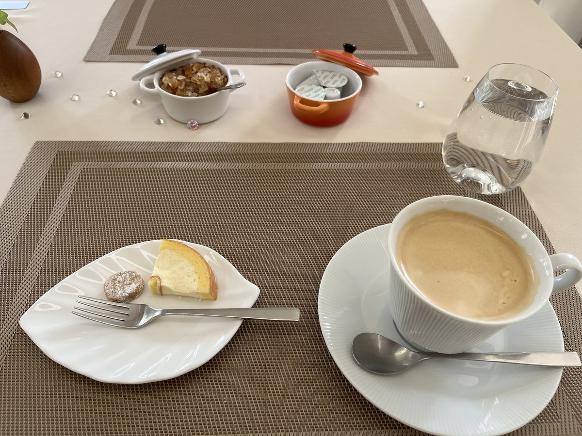 ECcTgSqDOwyOl1P's tweet photo. グルテンフリーのお店✨
ガレットはもちろん、ロールケーキまでグルテンフリーですごく美味しかった😋
#GFkitchen https://t.co/yD2lN26qeS