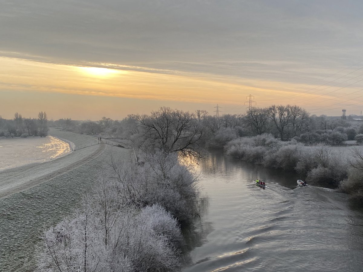 benwhite25's tweet photo. Great to get out for a Sunday Runday 10k and a very frosty #RED22 #teacher5aday @TeachersRunClub @REDJanuaryUK https://t.co/30CVPL94N5