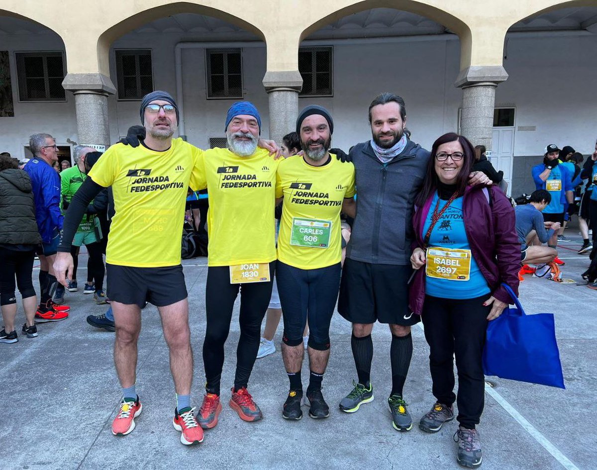 sapoconcho's tweet photo. Arranquem l’any esportiu a la @CursaSantAntoni acomulant #KMsRepublicans per #Barcelona amb una bona representació de runner #orgullosamentbarcelonines @ERCbcn 
#SomSantAntoni #SomBarcelona https://t.co/Y1nkDOKtTH