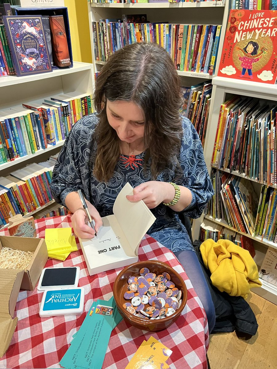 Had such a fantastic evening at the launch of @LucyAnnUnwin’s wonderful debut #theoctopusdaduandme at @booknookhove. Met some lovely Twitter friends in person and feel like I need to surround myself with writerly peeps every single day 🥰