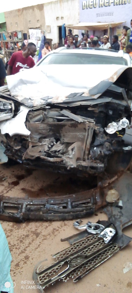 AndersonTshipo's tweet photo. Route Kolwezi -Likasi, il nous faut les séparateurs pour éviter les accidents. Aujourd'hui à Kolwezi au niveau de musompo station abiga ! @FifiMasukaSaini @SannashMahone @AlainTshikwan10 @HonTshikind @ClementKisimba @JeanMolipo @Molierekibambe https://t.co/HtvNqSN1fm