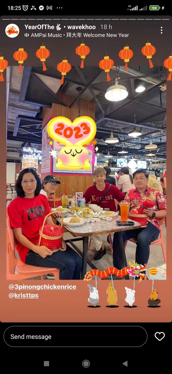 OMG! So overjoyed to see @kristtps ' mom @Nantanamam2410 wearing the shirt I gave as a gift during one of the fan meetings I attended abroad. 😍
📷 ctto
#SpeakLove
#KristPerawat