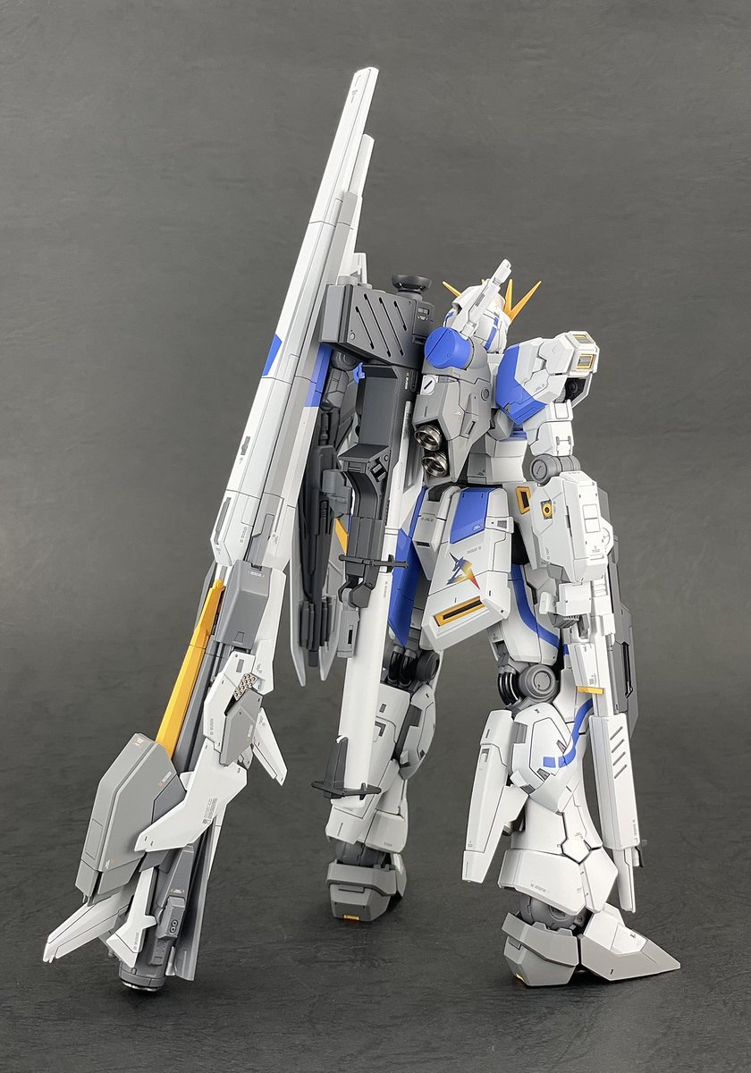 takunisan's tweet photo. RG νガンダムできました。その1
福岡立像仕様のキットを九龍版(風)に塗りました。
#ガンプラ https://t.co/NcOev4ig4N