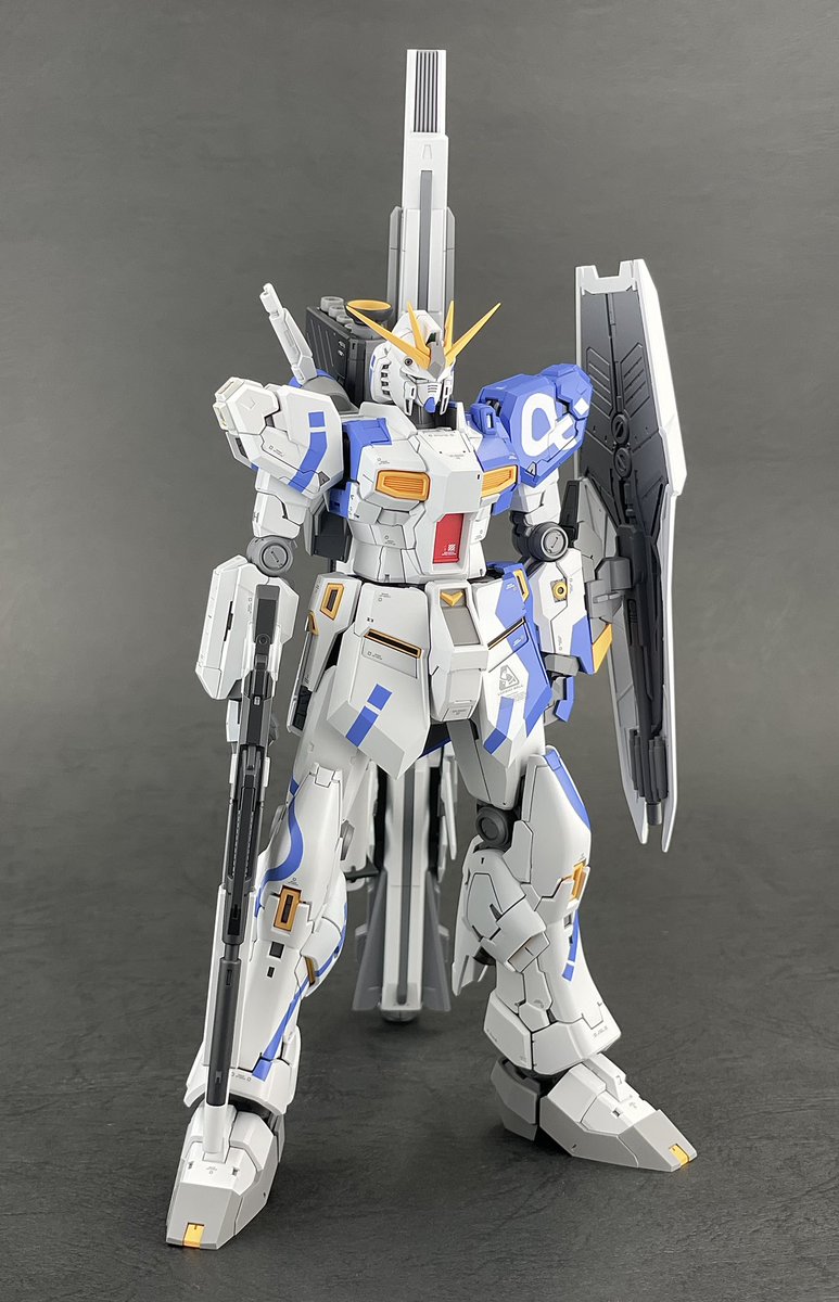takunisan's tweet photo. RG νガンダムできました。その1
福岡立像仕様のキットを九龍版(風)に塗りました。
#ガンプラ https://t.co/NcOev4ig4N