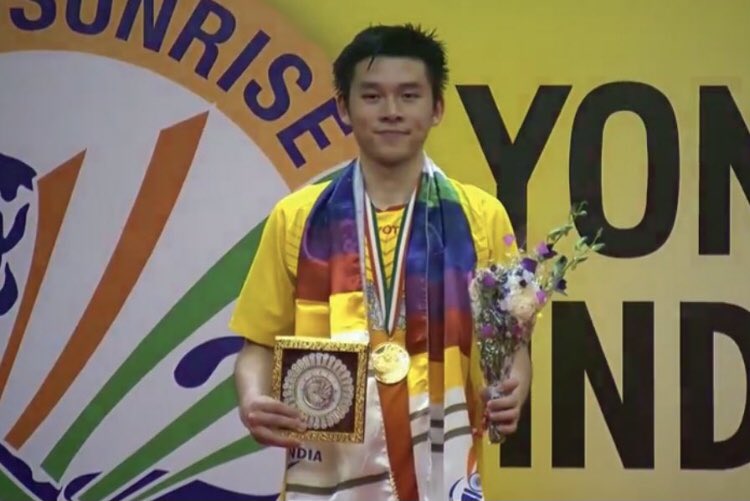 🎉🎉 น้องวิว กุลวุฒิ🇹🇭 ชนะ Viktor Axelsen 2-1 เกมส์ ครองแชมป์ชายเดี่ยว Yonex Sunrise India Open 2023 👏

#IndiaOpen2023 #IndiaOpen #BWF #Badminton #วิวกุลวุฒิ #แบดมินตัน #น้องวิว