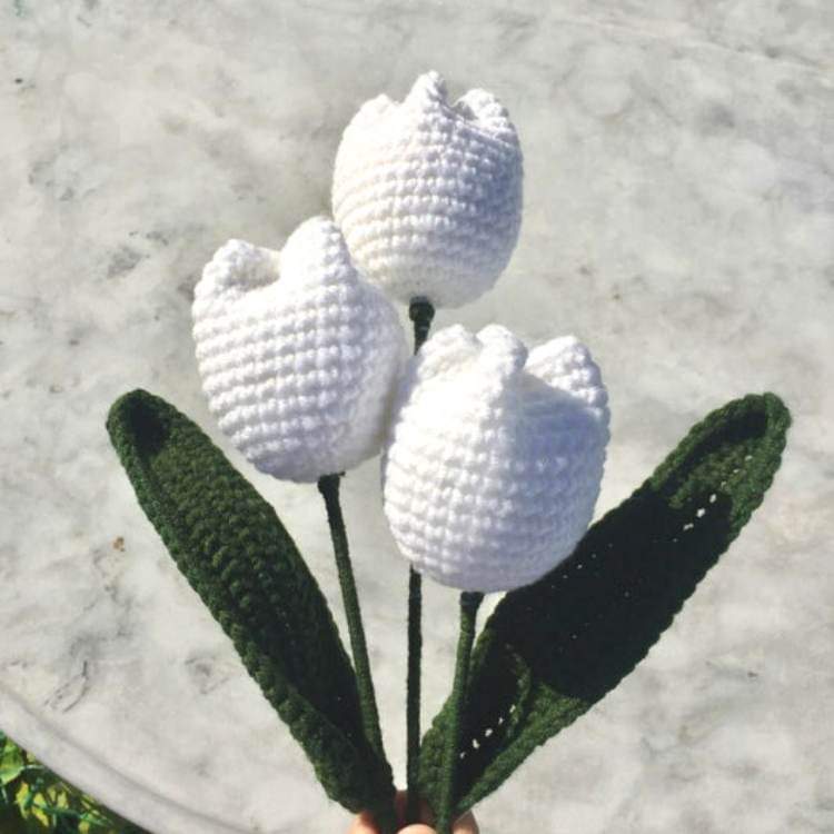 maryannejzxc's tweet photo. Crochet tulips for sale!💐 [❗️NOT AVAILABLE AS OF THE MOMENT❗️]

80 each stem!
- available in pink, white and yellow

Special mini bouquet also available!
- ₱200
- 3 flowers (1 white tulip, 1 colored tulip, and 1 lavender flower)
- Colored tulip available in pink and purple https://t.co/ISAC1rc640