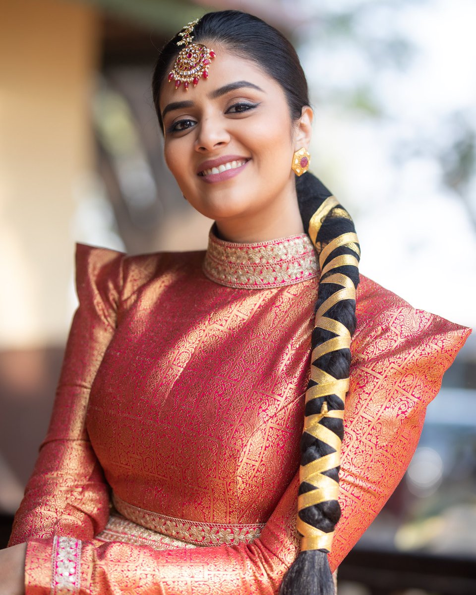 actress_mirror's tweet photo. Aadivaram with #StarMaa 
#SreeMukhi ❤️‍🔥 #ActressMirror https://t.co/0XFYIguesw