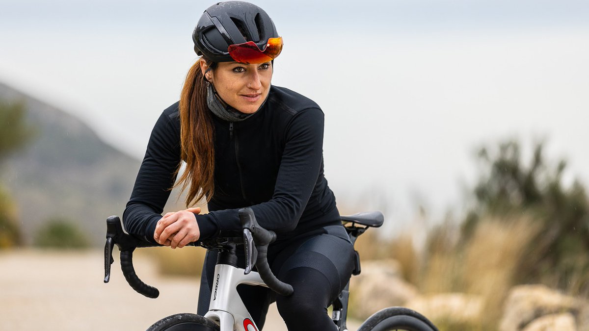 Shimanoven's tweet photo. Les presentamos Vento KinetiCore 🌬️
Un casco aerodinámico y ligero que te permite ir más rápido sin comprometer tu comodidad y seguridad en la carretera.
#USEYOURHEAD #lazerhelmets #lazer #cascos #cascosparaciclismo #ciclismo #vento #lazervento #ventokineticore #kineticore https://t.co/sAQTa1PEXW
